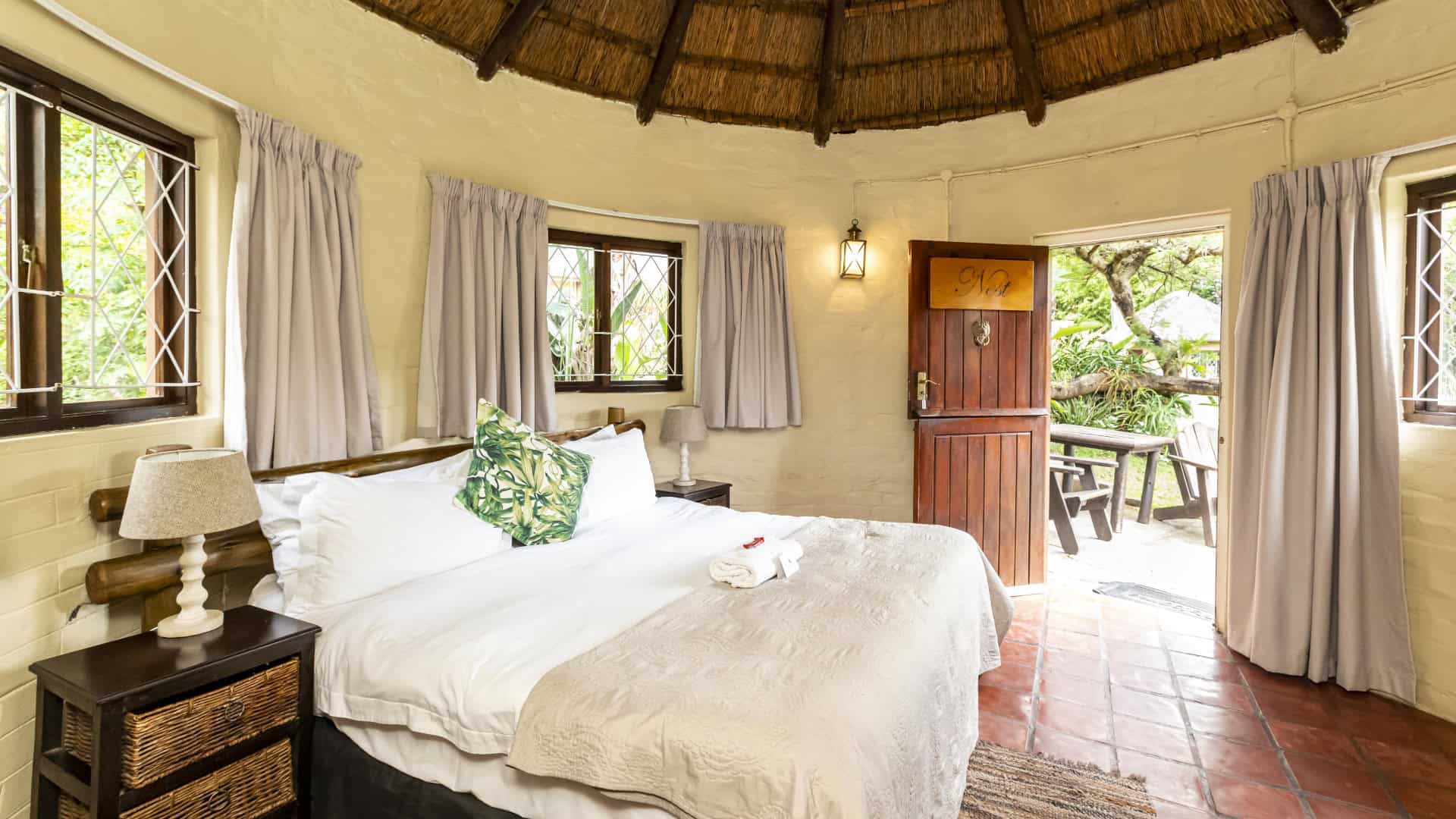 Home fish eagle manor room amber