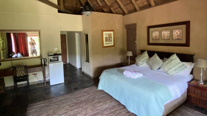 fish eagle manor room river view 1